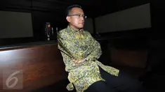 Ketua Hakim PTUN Medan (nonaktif) Tripeni Irianto Putro menjalani sidang pembacaan tuntutan di Pengadilan Tipikor, Jakarta, Kamis (19/11). Tripeni dituntut empat tahun penjara atas perbuatannya menerima suap dari OC Kaligis. (Liputan6.com/Helmi Afandi)