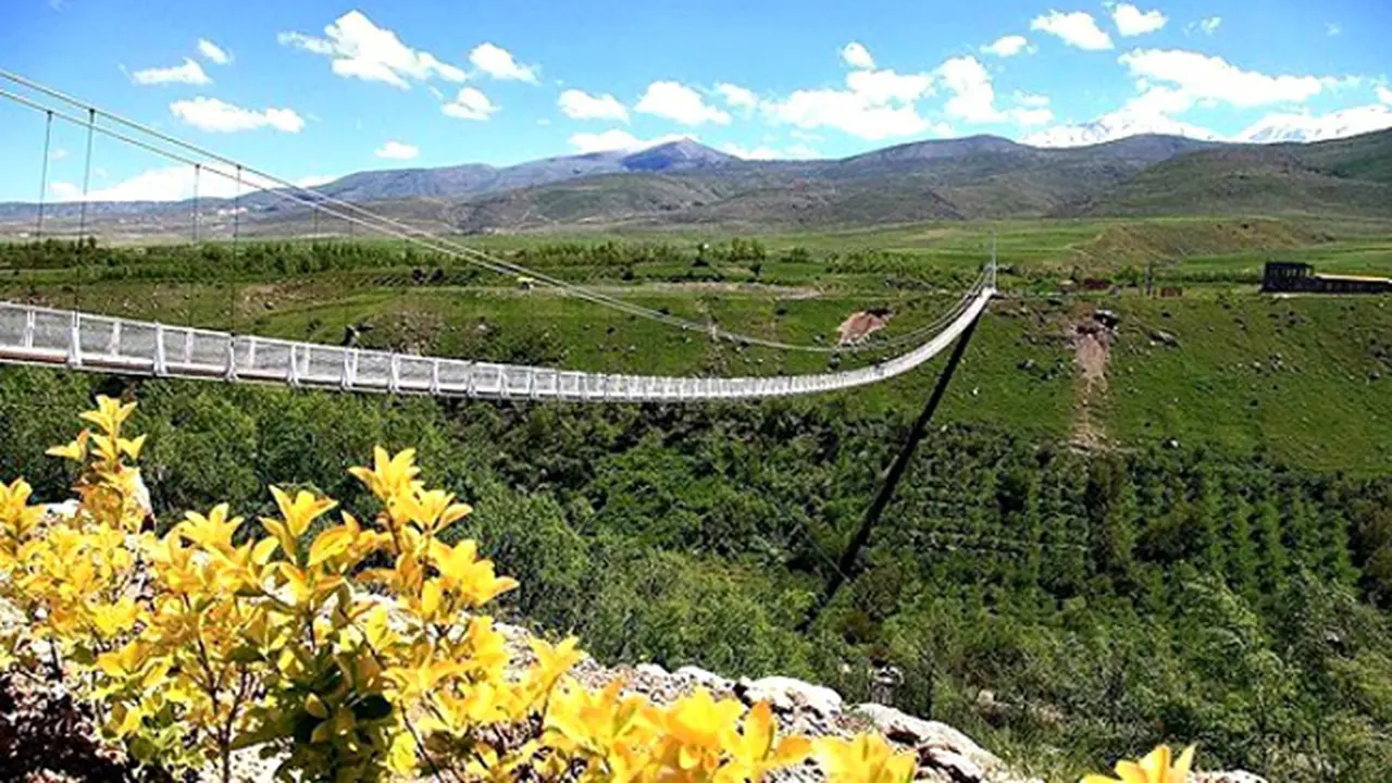 Iran Kini Miliki Jembatan Gantung Tertinggi di Timur Tengah