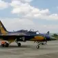 Letkol Penerbang Marda Sarjono sudah sering mendaratkan pesawat jet tempur T-50, hingga puluhan rumah tertimpa pohon akibat cuaca buruk.