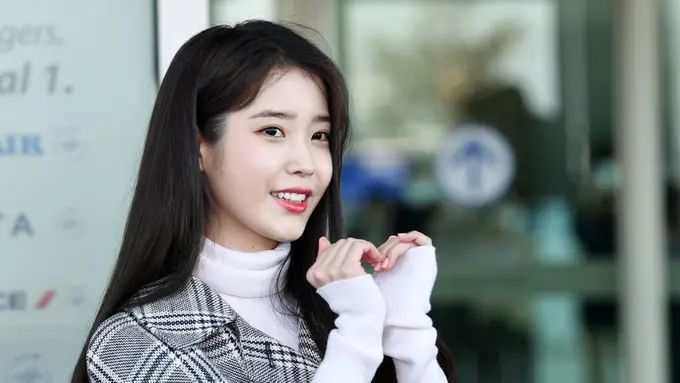 IU