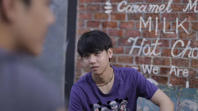 6 Potret Harit Cheewagaroon, Artis Thailand yang Disebut Mirip ‘Dilan’
