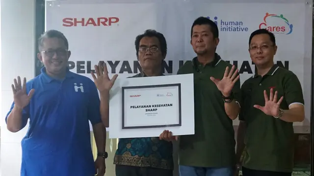 Pelayanan kesehatan dan servis gratis produk elektronik untuk korban banjir