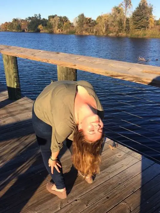 Dari kisah dan foto yang diunggah di akun Instagram dengan pengikut lebih dari 120 ribu itu, Dana Falsetti berhasil menginspirasi para wanita bertubuh tambun untuk mendapatkan kebahagiaan melalui yoga. (instagram.com/nolatrees)