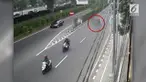 Seorang wanita korban jambret tewas setelah sebelumnya terjatuh dari motor yang ditumpanginya.