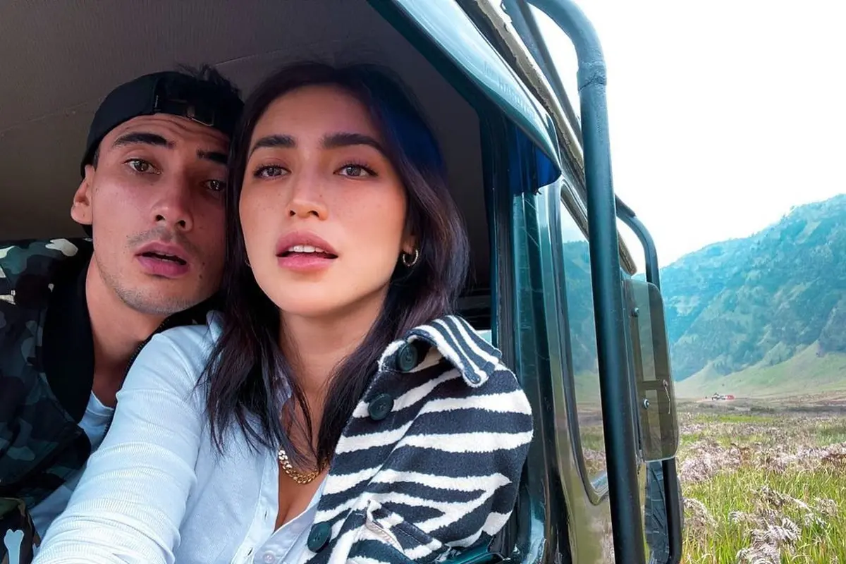 7 Potret Liburan Jessica Iskandar dan Vincent Varhaag di Bromo, Curi Perhatian