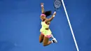 Ekspresi Serena Williams sesaat setelah meraih gelar juara Australia Terbuka 2015 dengan mengalahkan Maria Sharapova. (EPA/JOE CASTRO)