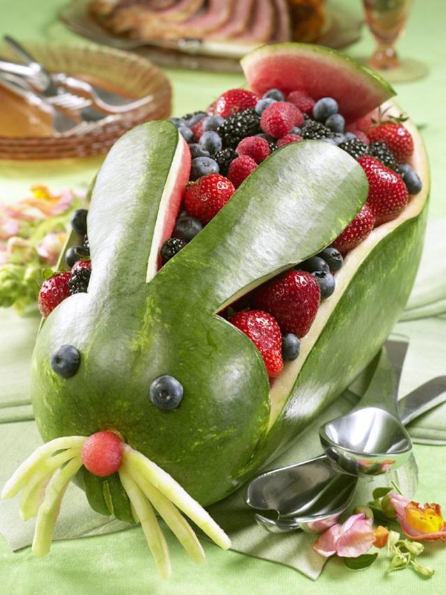 6 Karya Seni dari Semangka Ini Tampak Estetik, Detail Banget