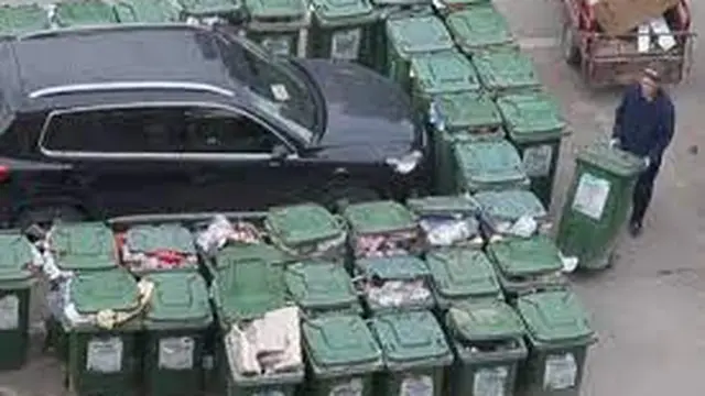 6 Kendaraan Salah Tempat Parkir Ini Bikin Geleng Kepala, Kocak