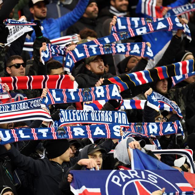 Psg Vs Galatasaray Panas Di Luar Lapangan Suporter Ini Ditelanjangi Bola Liputan6 Com