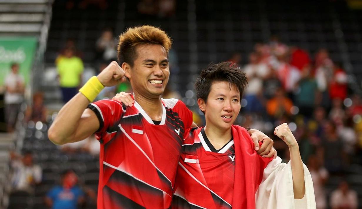 Selain menjadi yang pertama dari nomor ganda campuran, medali emas Tontowi/Liliyana menjadi yang ketujuh buat Indonesia sepanjang keikutsertaan dalam Olimpiade. (Reuters/Mike Blake)