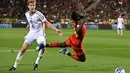 Para pemain Swedia pun menolak untuk memainkan babak kedua, dan akhirnya skuad Belgia menyetujuinya. (JOHN THYS / AFP)