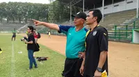 Manajemen Persegres Gresik United menunjuk Khusaeri sebagai asisten pelatih. (Liputan6.com/Dimas Angga P)