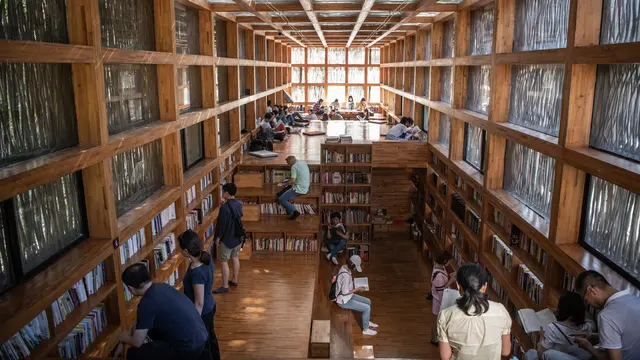 Perpustakaan di Tengah Hutan