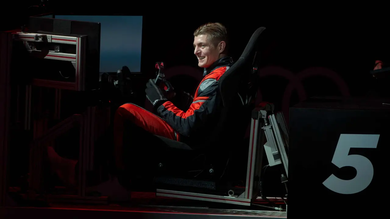 Saat Ronaldo, Ramos dan Toni Kroos Jajal Simulator Formula
