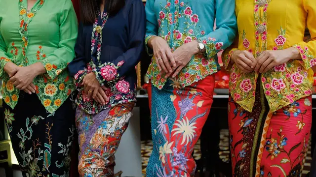 kebaya-kezo