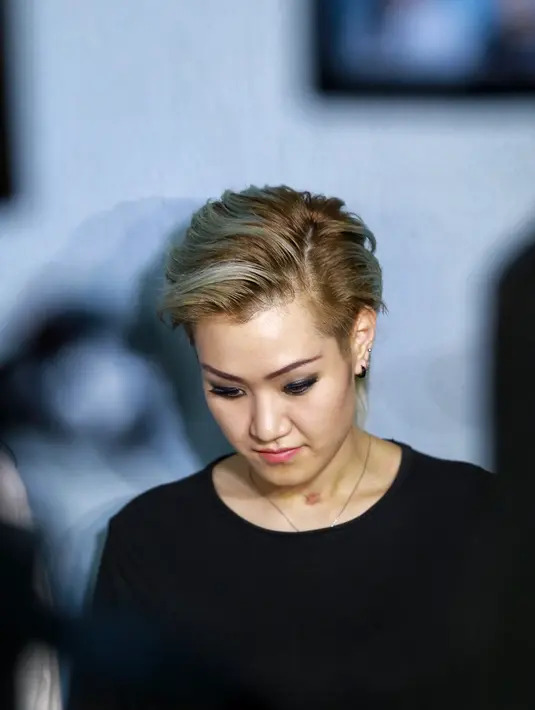 "Klarifikasi aja. sebenarnya dia (Sheila Marcia) nggak tidur," kata Melodya Vanesh ditemui dikawasan Kapten Tendean, Jakarta Selatan, Rabu (24/1/2018). (Adrian Putra/Bintang.com)