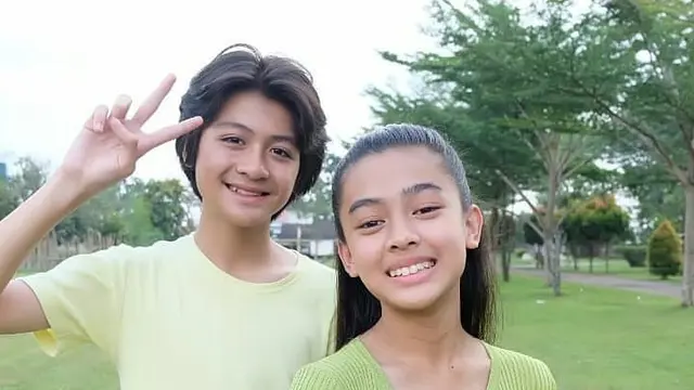 Main Sinetron Bareng, Ini 6 Potret Aqeela Calista dan Rassya Hidayah ‘Dari Jendela SMP’