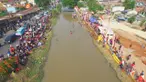 Panjat pinang menjadi salah satu perlombaan yang menjadi daya tarik pada peringatan Kemerdekaan RI ke 70. Di Kalimalang, Jakarta Timur, panjat pinang yang dilakukan di tengah sungai menciptakan keseruan tersendiri. 
