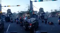 Cewek melarikan diri usai ada truk damkar (Instagram/@andreli_48)