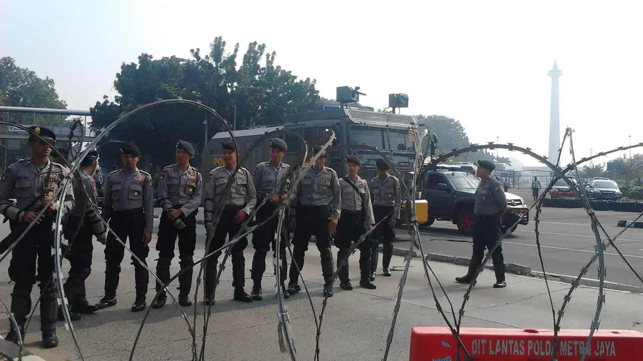 Jelang Putusan, Water Canon dan Barakuda Siaga di Gedung MK