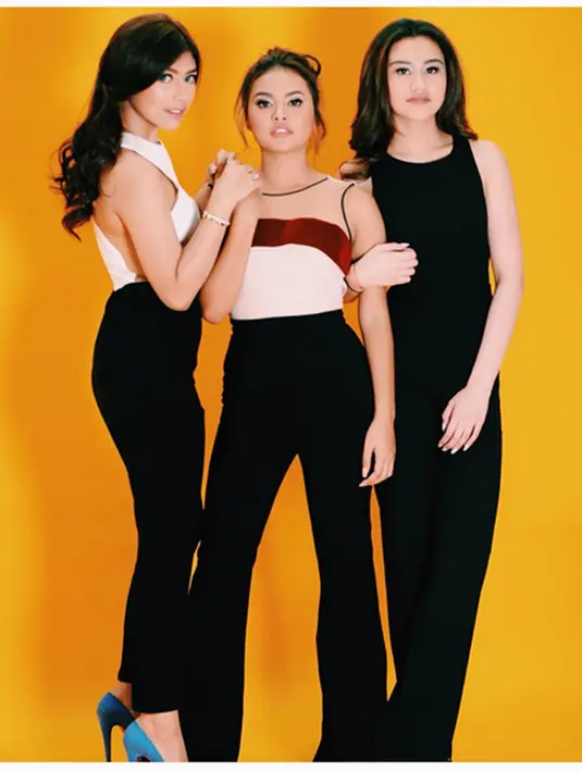 Aaliyah Massaid, Aurel dan temannya, komentar bermunculan. Diantaranya memperhatikan Aurel yang terlihat melotot. 7,039 likes dari para nitizen. (Bintang.com/@aaliyah.massaid)