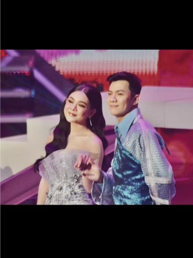 6 Potret Kebersamaan Melly Lee dan Tama Kim, Sudah 4 Tahun Pacaran