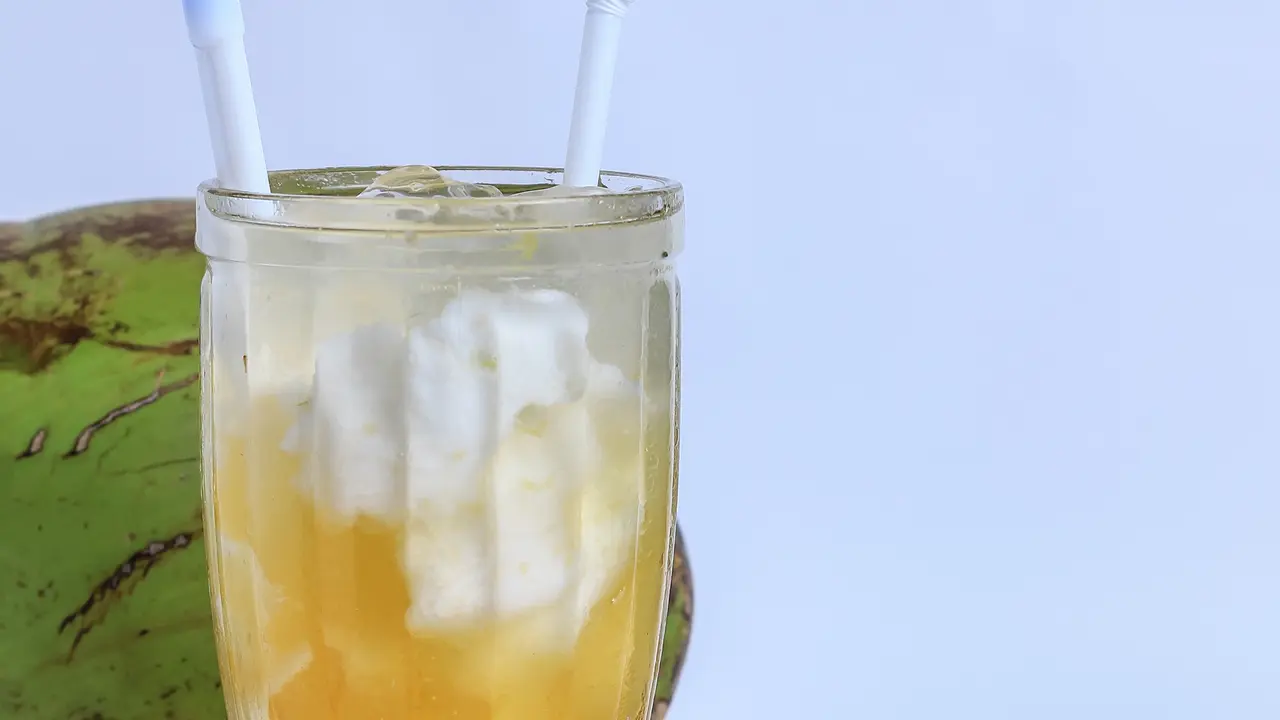 es jeruk peras kelapa muda