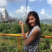 Sebalum terjatuh, ia sebelumnya mengaku kedinginan. Diduga Irena meninggal setelah terjatuh. Saat akan dibawa ke rumah sakit oleh pihak keluarga, denyut nadinya sudah tidak ada. (Instagram)