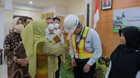 Bupati Berau Sri Juniarsih melepas secara simbolis On Job Training Peserta program pelatihan pengawas keselamatan (P3KP).