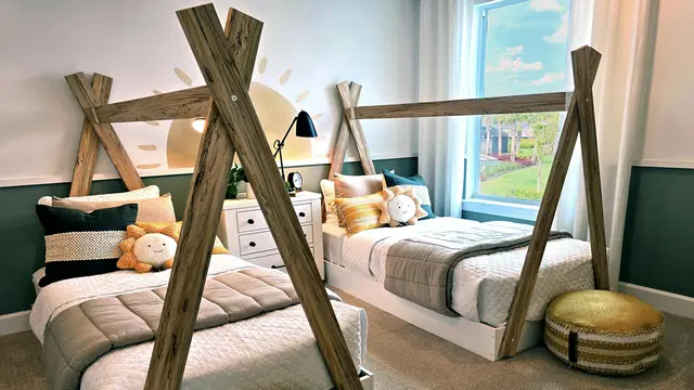 Model Kamar Tidur Minimalis Ukuran Kecil untuk 2 Kasur. Kamar Berbentuk Persegi: Manfaatkan Lemari Sebagai Pemisah