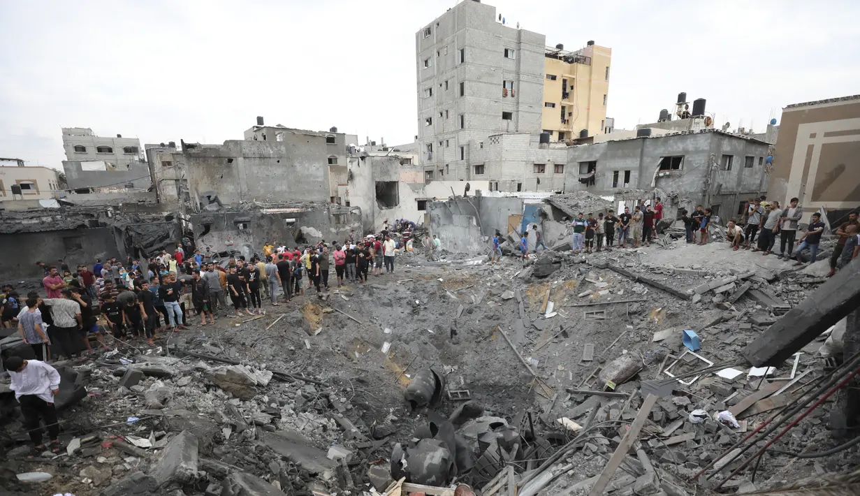 <p>Namun, para korban seringkali adalah warga Palestina, banyak di antaranya belum ditemukan. (AP Photo/Ali Mahmoud, File)</p>