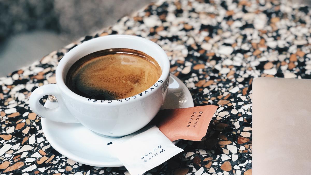 Minum Kopi Bersamaan dengan Obat, Memangnya Boleh?