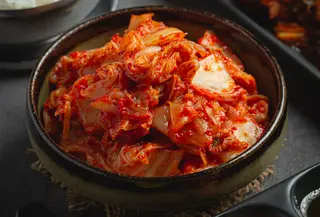 Ilustrasi kimchi/copyright freepik.com/jcomp