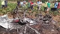 Pesawat Latih Jatuh di Persawahan Blora