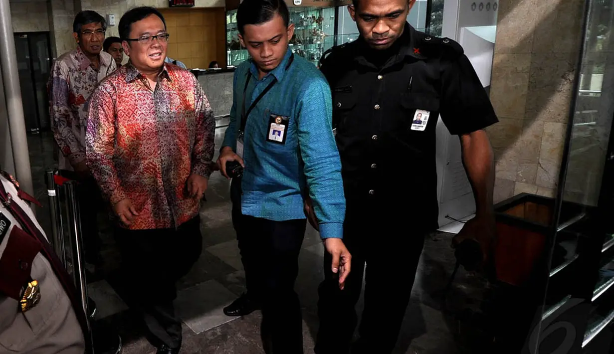 Menkeu Bambang Brodjonegoro merupakan menteri ke tujuh yang melaporkan harta kekayaannya ke KPK, Jakarta, Kamis (13/11/2014).  (Liputan6.com/Miftahul Hayat)