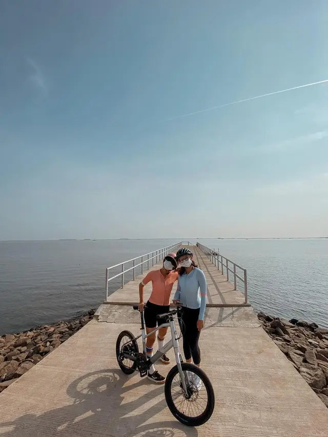 Kerennya Gaya Gisel Saat Bersepeda, Jadi Inspirasi Olahraga di Masa Pandemi Nih!