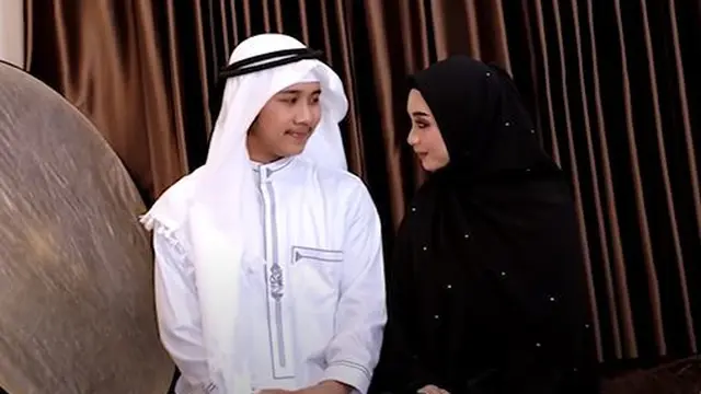 6 Momen Pemotretan Terbaru Rafly DA dan Ega Noviantika, Putrinya Curi Perhatian