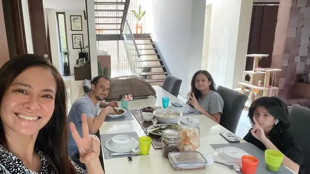 Potret Penampakan Rumah Ersa Mayori, Asri Banyak Tanaman. (Sumber: Instagram/ersamayori)