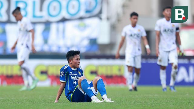 Foto: Reaksi Pemain Persib Bandung Setelah Dipermalukan Persik Kediri, Target Juara Semakin Tipis