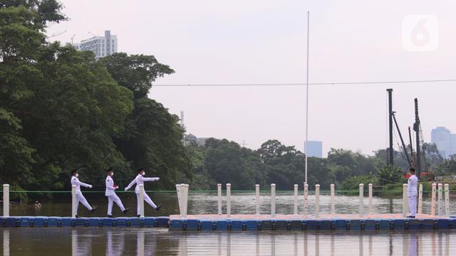 Hari Sumpah Pemuda, Bendera Merah Putih Dikibarkan di Atas Sungai Cisadane