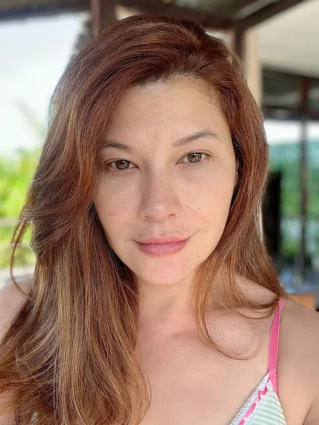 7 Potret Tamara Bleszynski Tanpa Makeup, Penampilannya Jadi Sorotan
