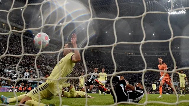 Foto: Merana di Markas Newcastle United, Arsenal Terlempar dari Zona Liga Champions