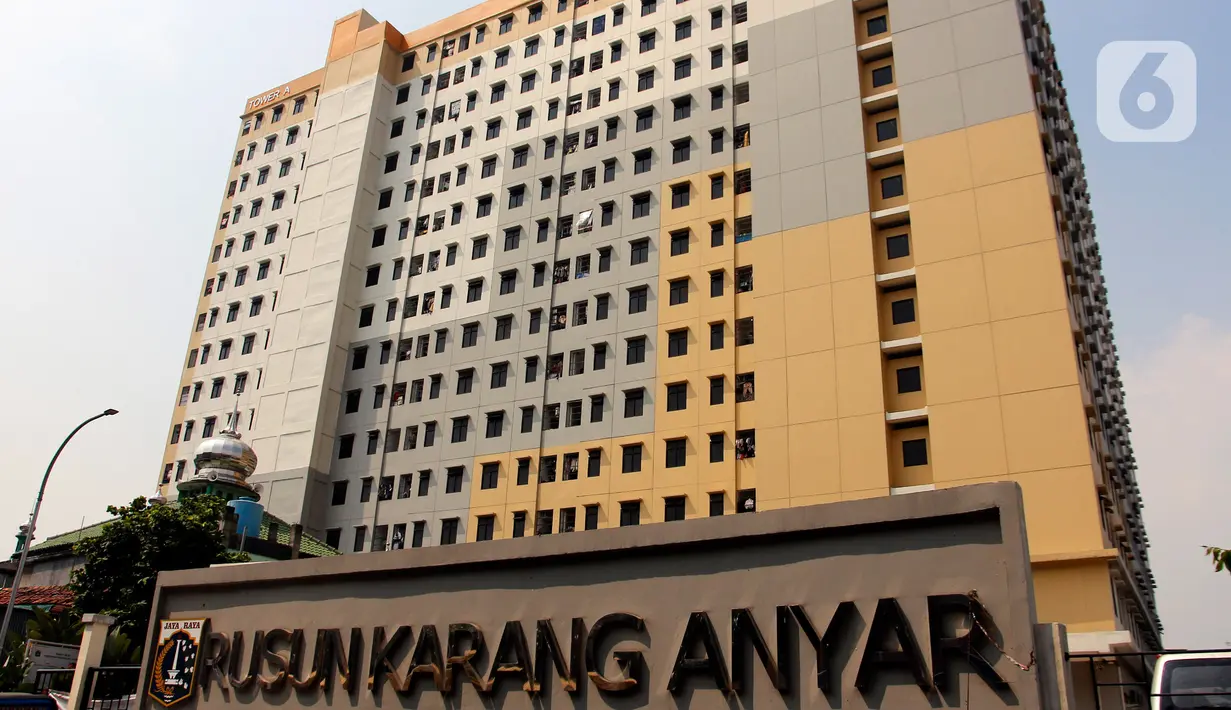 Kedua adalah warga terprogram atau mereka yang terdampak penggusuran atau penertiban. Karena itu, warga tersebut menjadi prioritas untuk ditampung di rusunawa. (Liputan6.com/Johan Tallo)