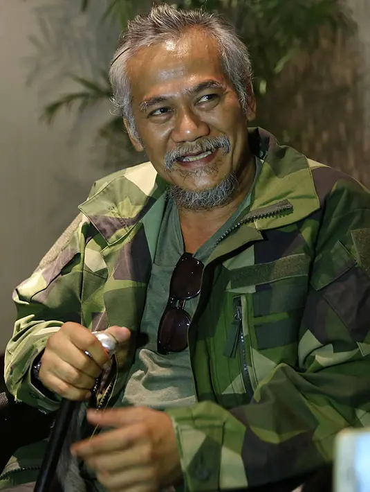 Cidera yang cukup serius itu juga harus menjalani operasi lagi. Lantaran sebelum pulih, ia sudah mulai menjalani syuting di Yogyakarta. Saat itu ia menjalani syuting film action berjudul Buffalo Boys. (Nurwahyunan/Bintang.com)