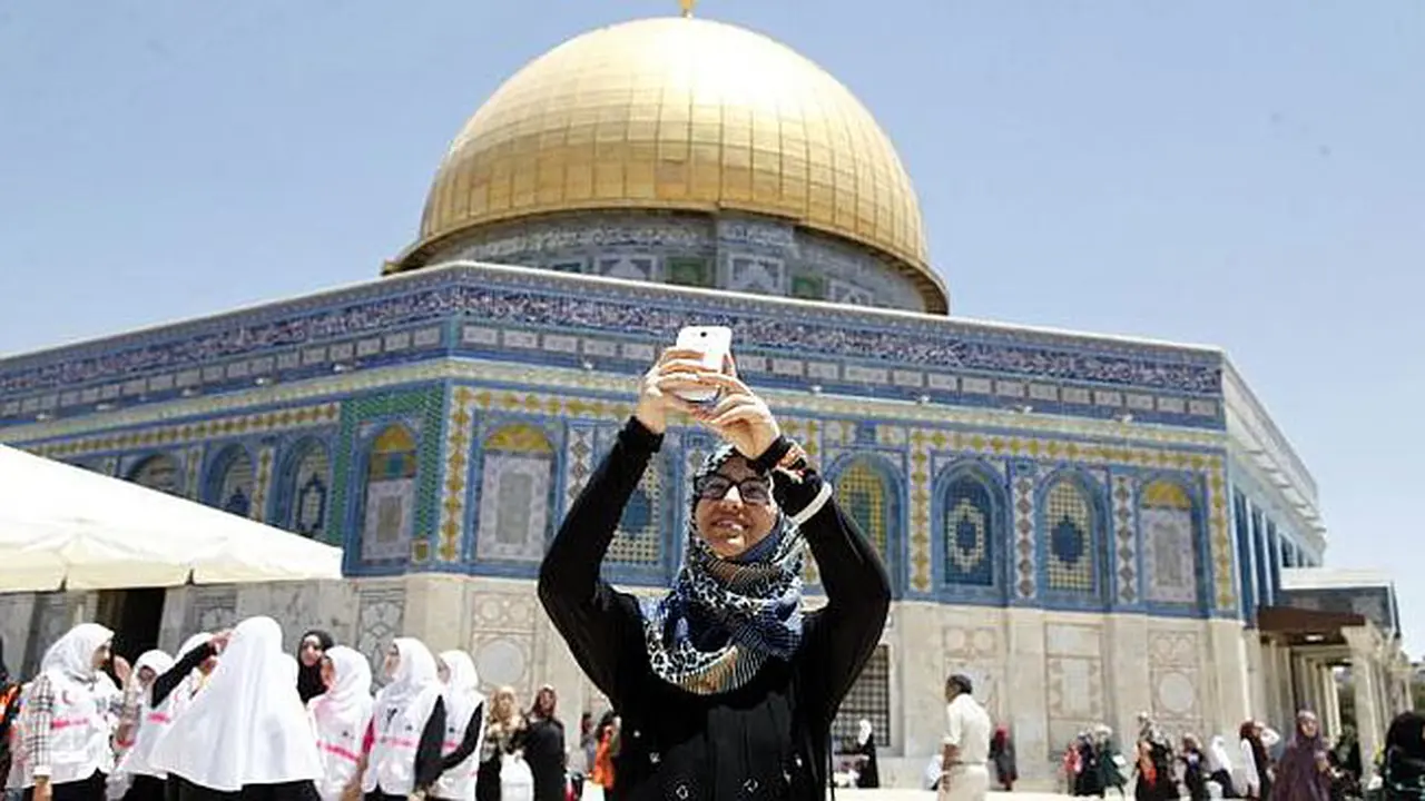 Tren Selfie di Palestina, Masjid Al Aqsa Jadi Objek Foto