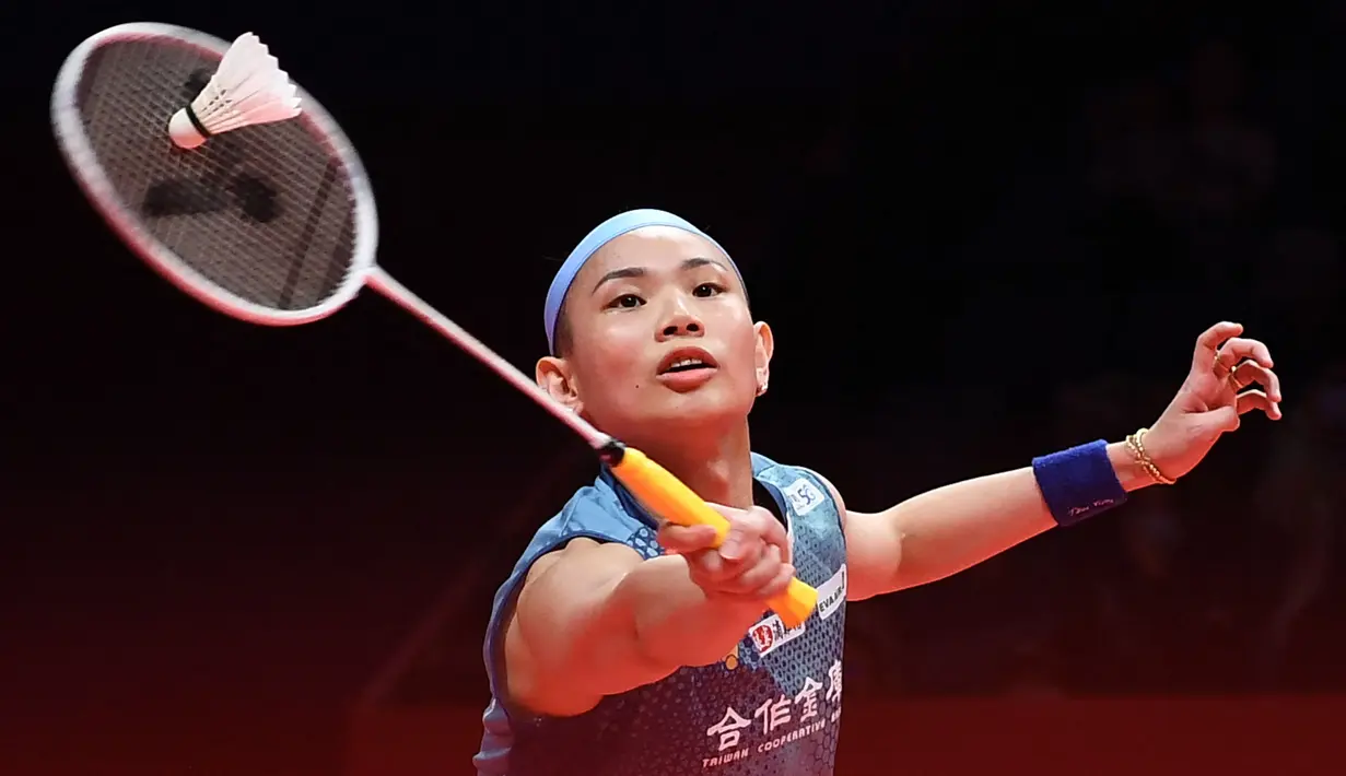 Dengan kemenangan ini, Tai Tzu Ying sementara memimpin bersama Kim Ga Eun di Grup A yang sama-sama memperoleh satu kemenangan. Kim Ga Eun sendiri di luar dugaan mampu menjinakkan kompatriotnya, An Se Young dengan dua game langsung 21-18, 21-18. (AFP/STR)