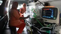 Hingga kini, baru satu unit ambulans khusus untuk ibu bersalin yang beroperasi di Surabaya. (Liputan6.com/Dian Kurniawan)