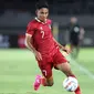 Pemain Timnas Indonesia U-23, Marselino Ferdinan menguasai bola saat melawan Chinese Taipei U-23 dalam pertandingan Grup K Kualifikasi Piala Asia U-23 2024 di Stadion Manahan, Solo, Sabtu (9/9/2023). (Bola.com/Arief Bagus)