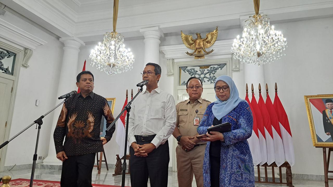 Pj Gubernur DKI Jakarta Heru Budi Hartono mengumumkan UMP Jakarta 2024 pada Selasa (21/11/2023).