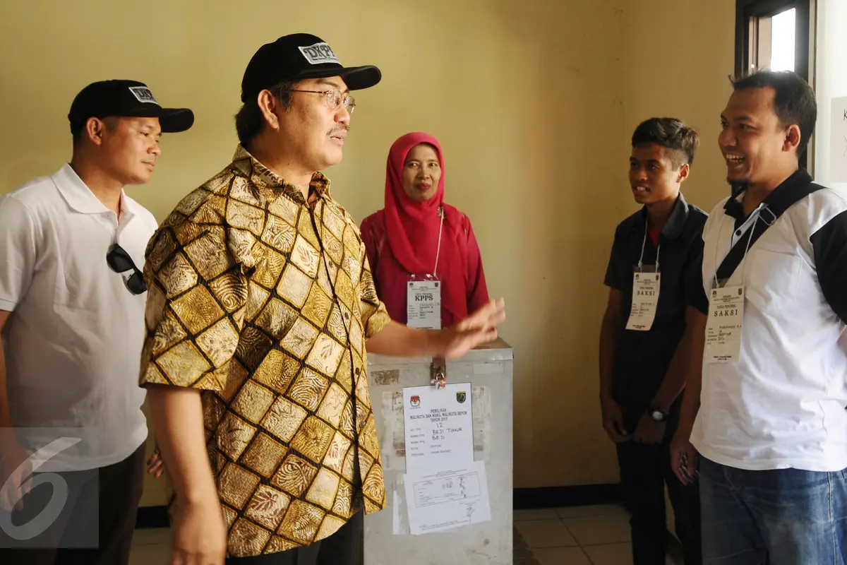 20151209-Ketua DKPP Tinjau Langsung Proses Pilkada Kota Depok